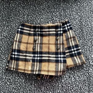 Forever 21 plaid skort. Used twice in excellent condition. Size XS